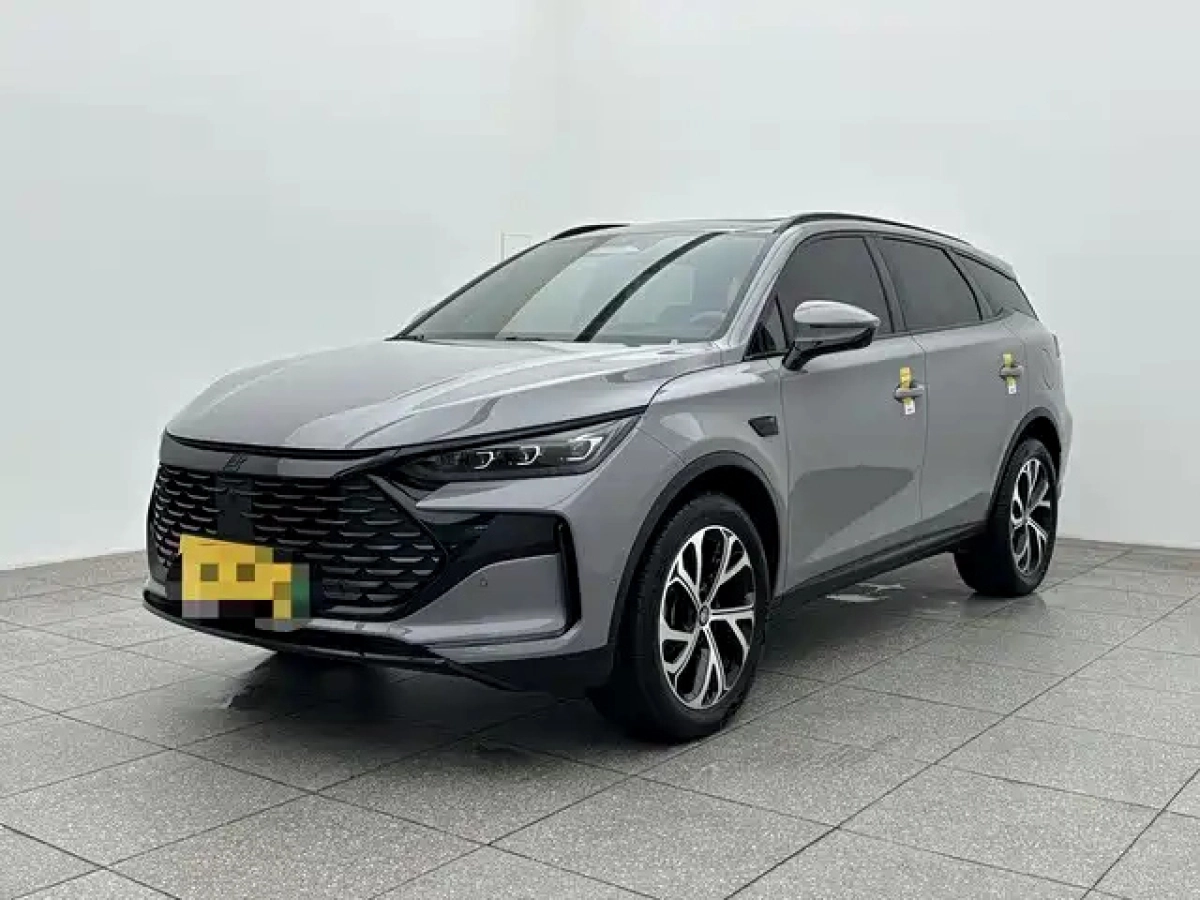 BYD TANG  2025