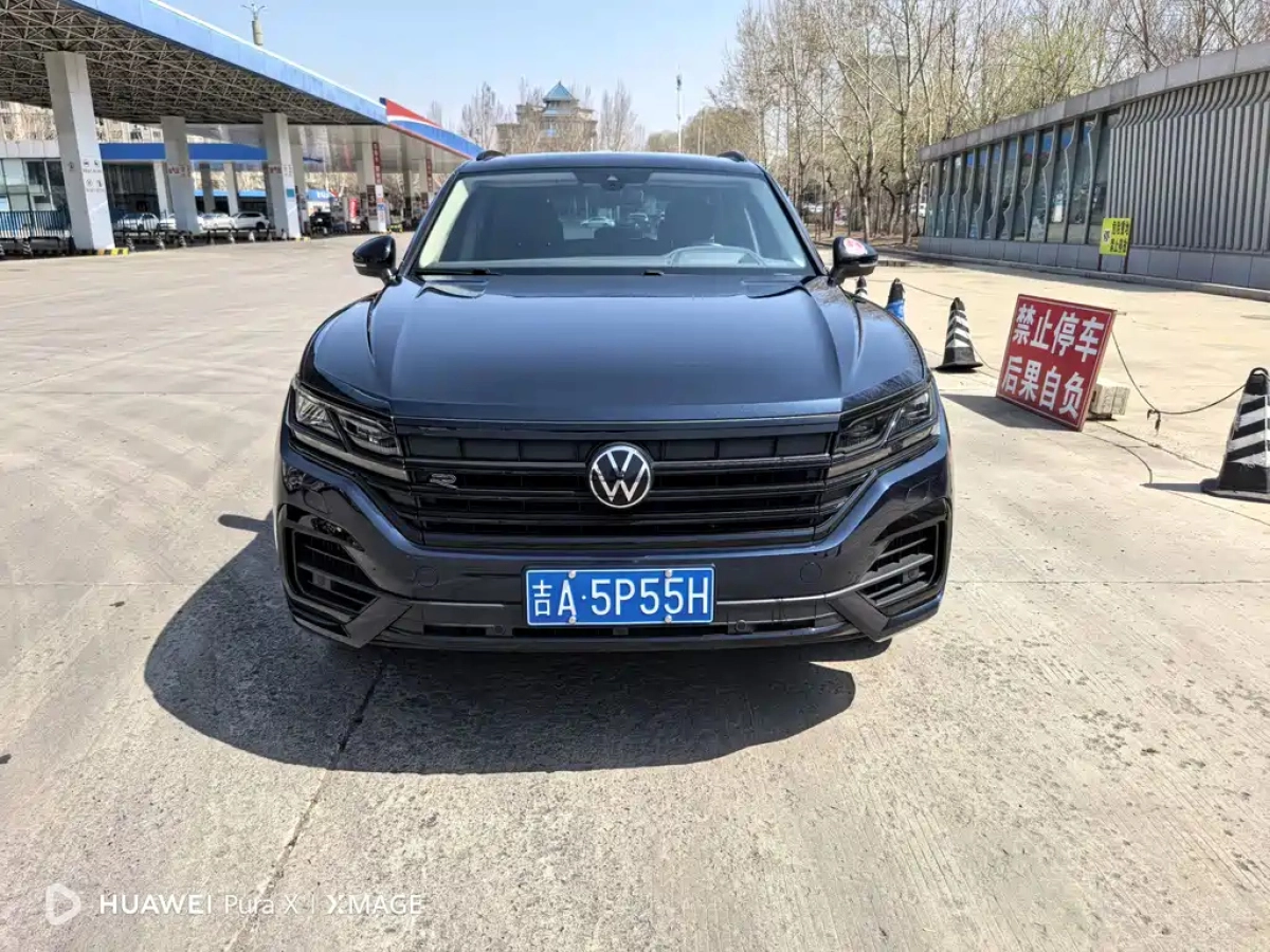 VOLKSWAGEN TOUAREG