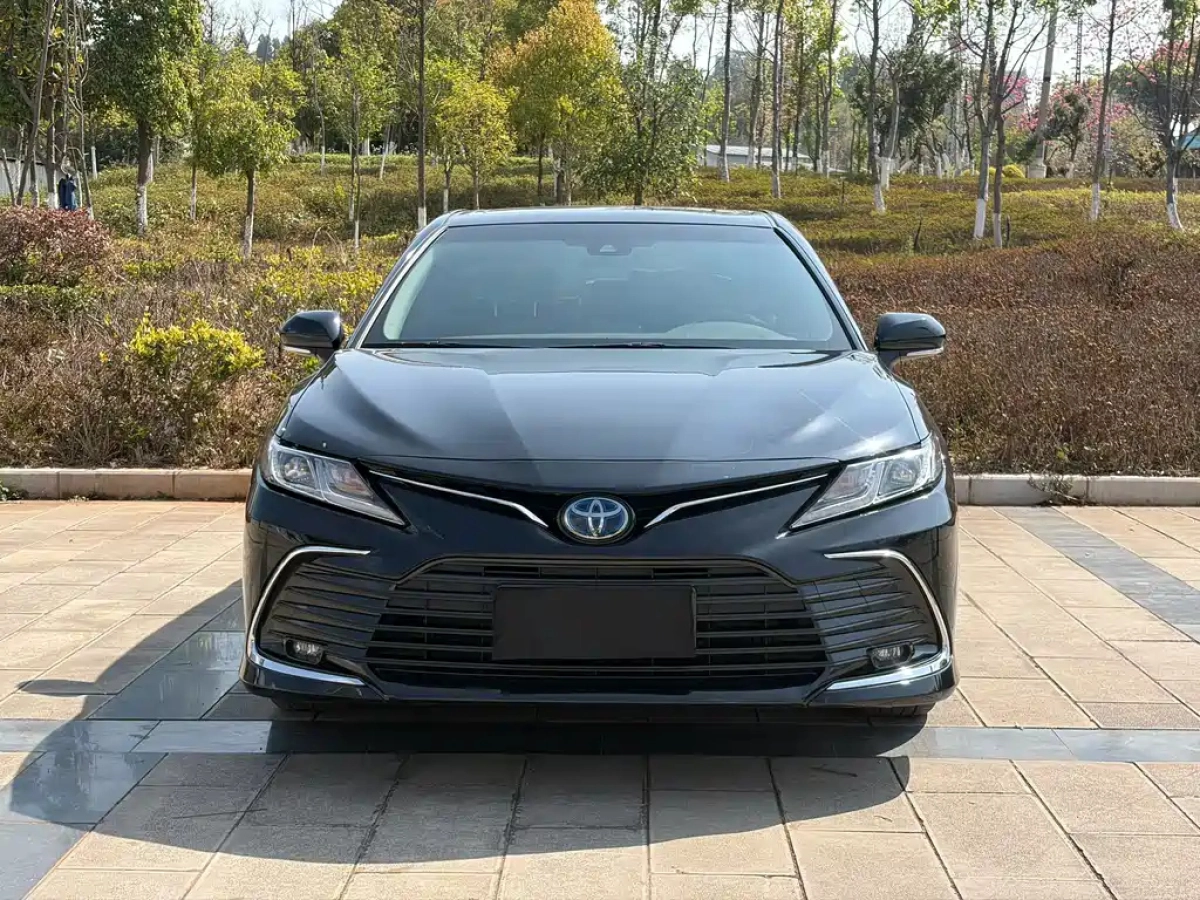 TOYOTA CAMRY