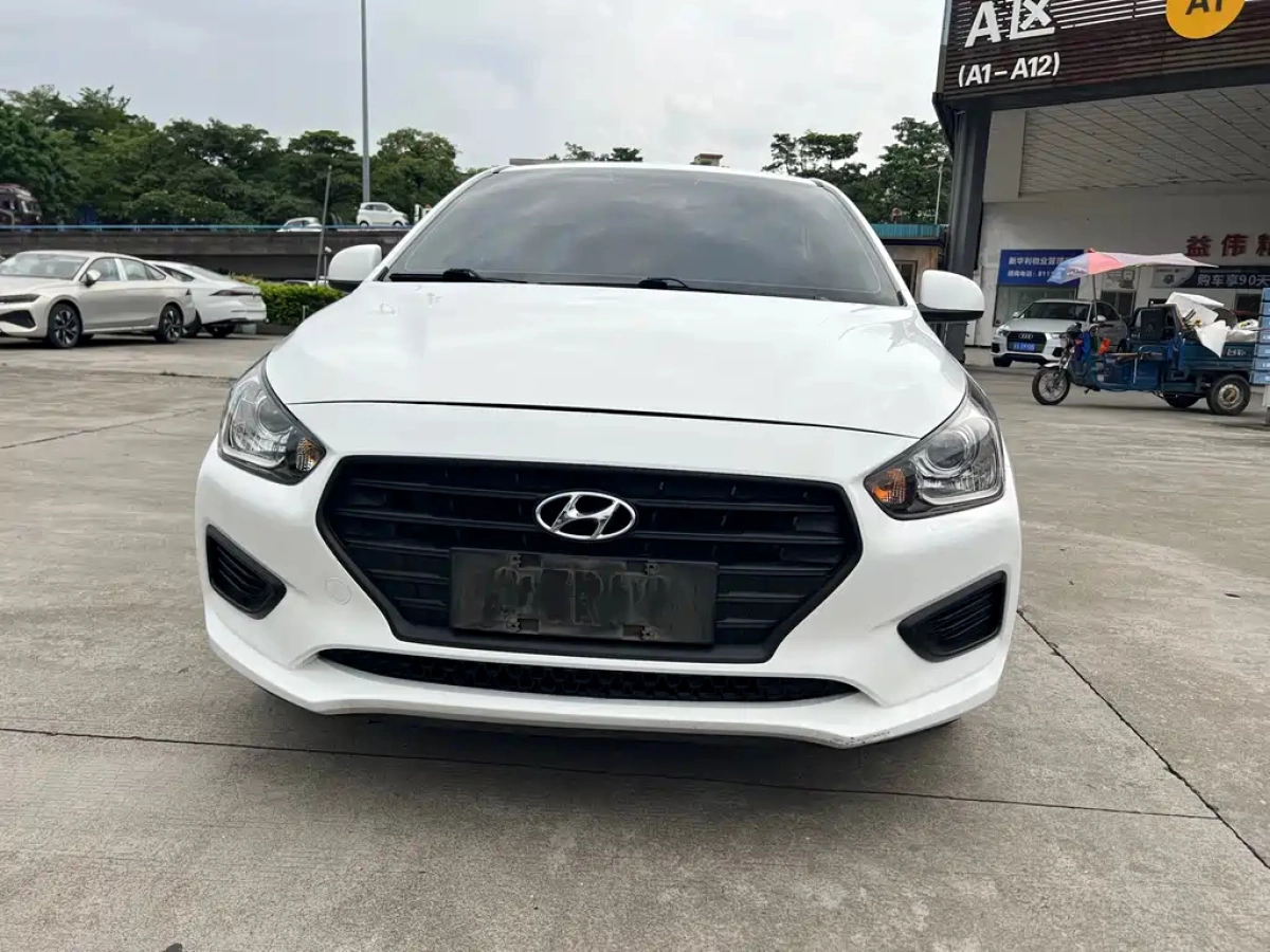 HYUNDAI VERNA