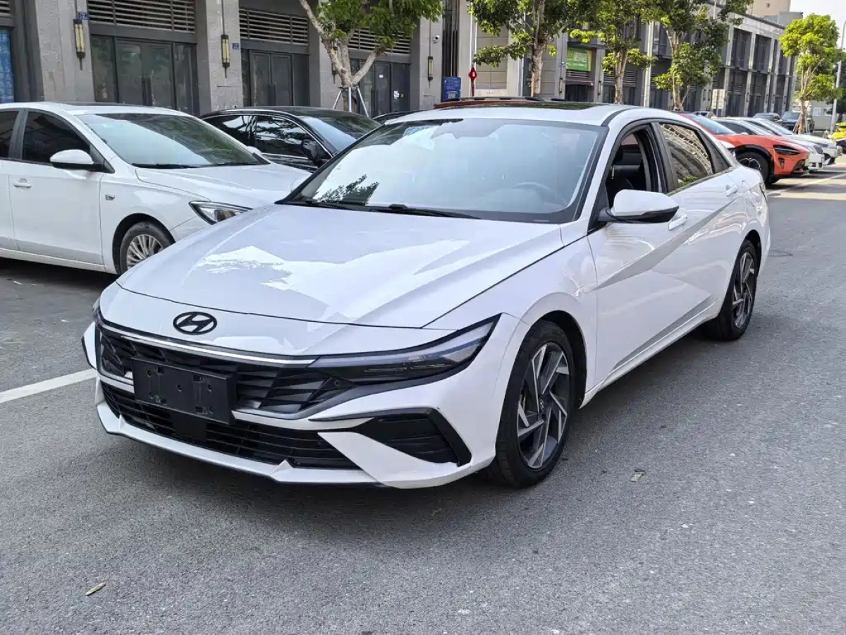 HYUNDAI ELANTRA  2023