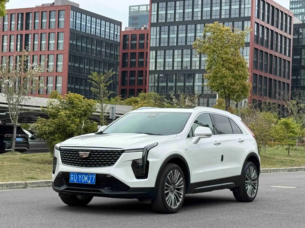 CADILLAC XT4