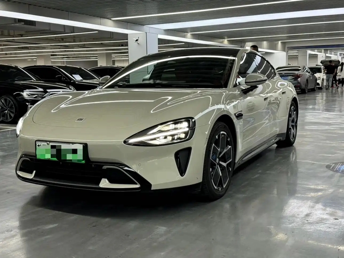 XIAOMI AUTO SU7  2024