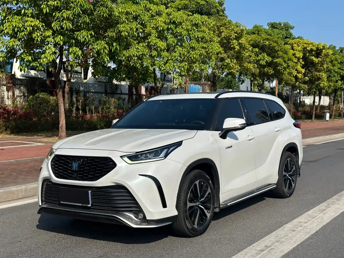 TOYOTA CROWN KLUGER  2022