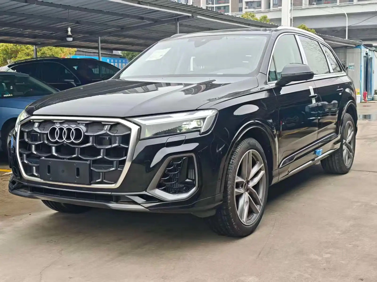 AUDI Q7  2026
