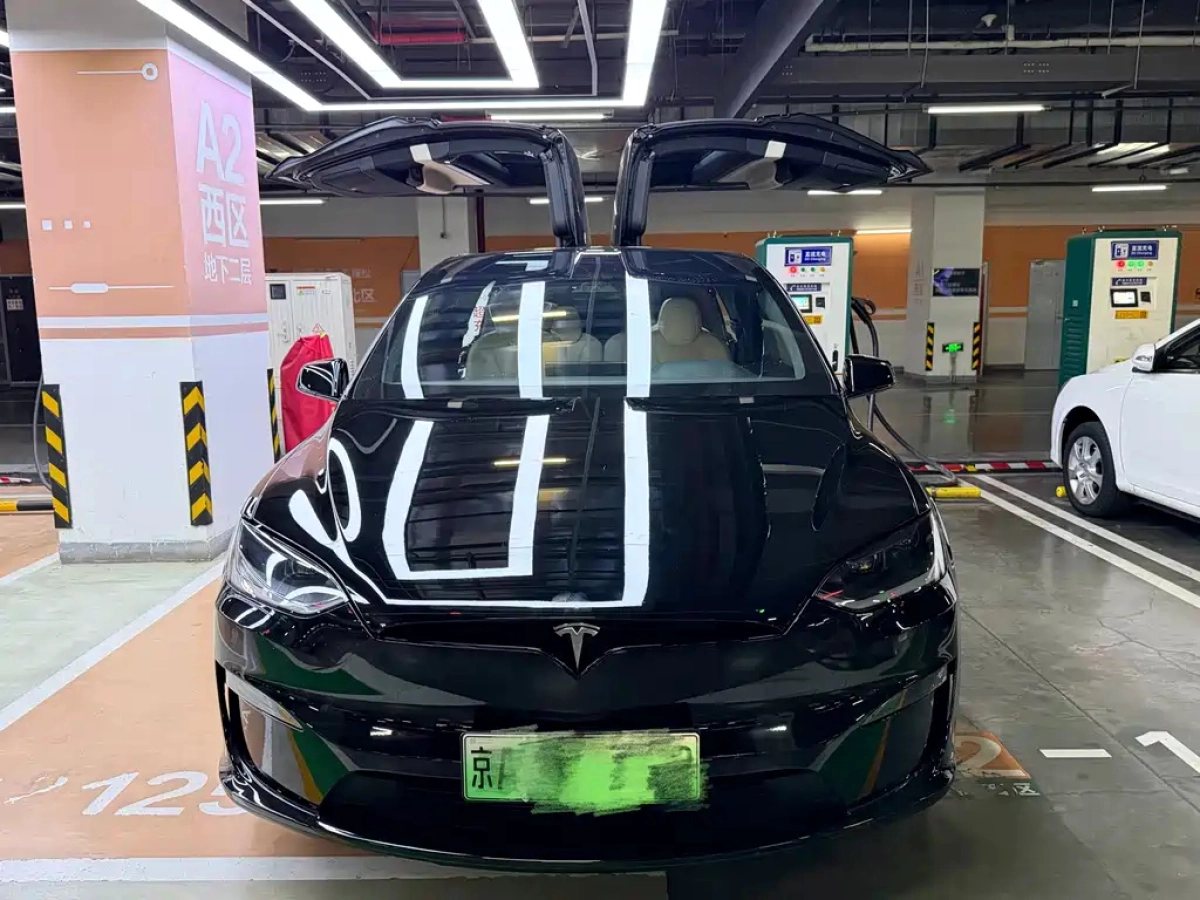 TESLA MODEL X