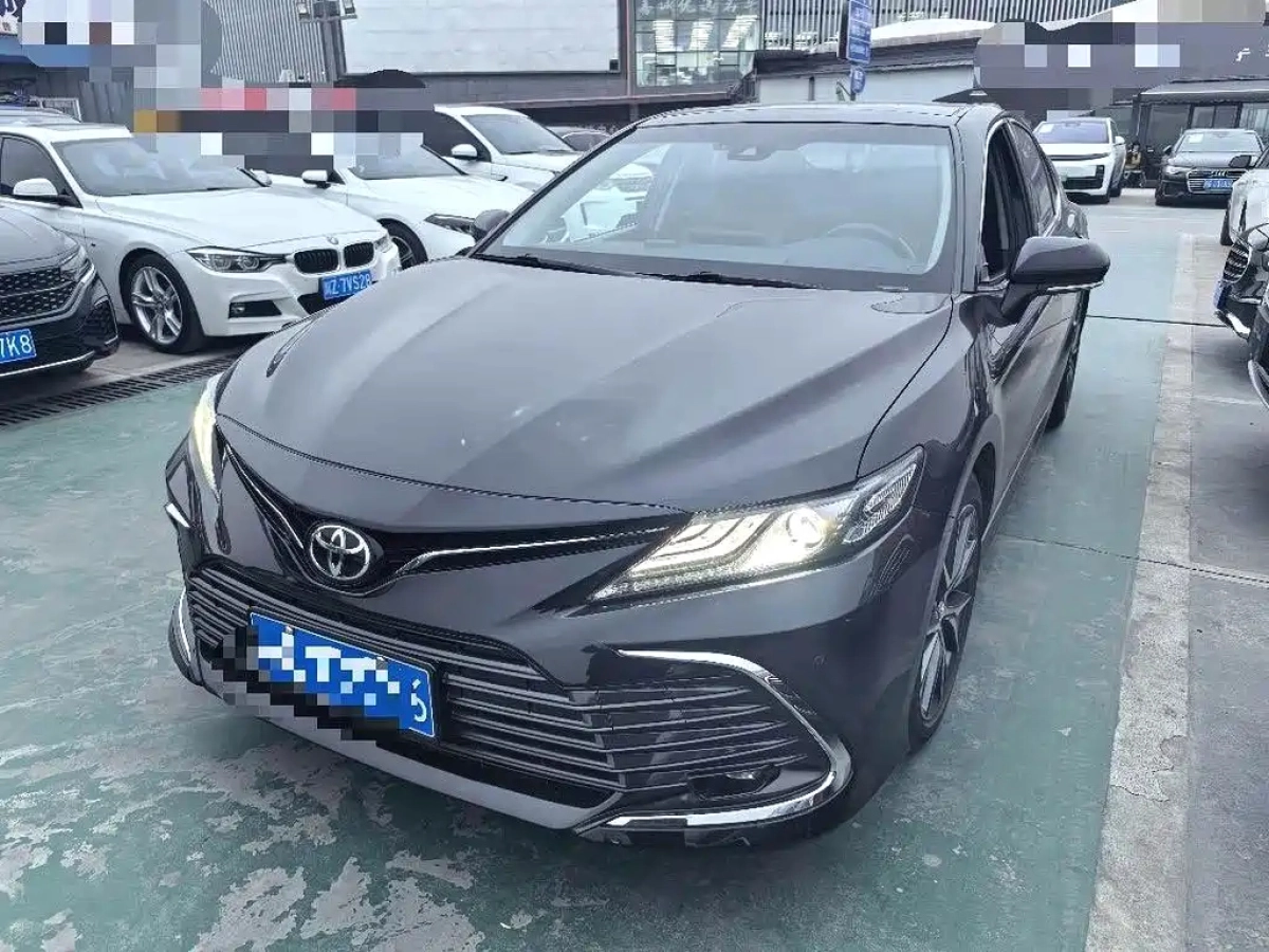 TOYOTA CAMRY