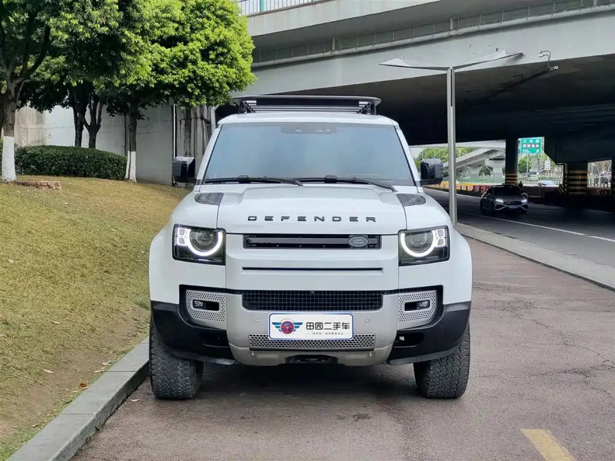 LAND ROVER DEFENDER