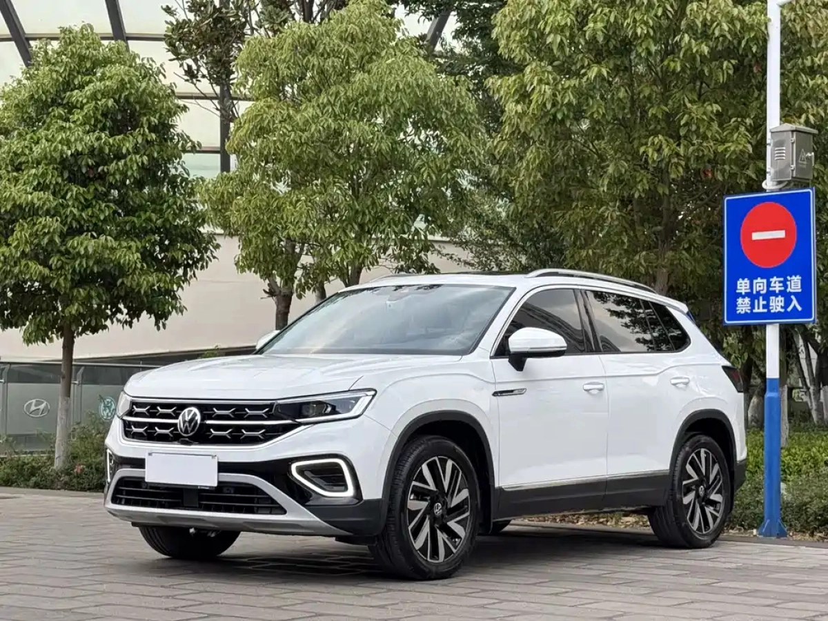 VOLKSWAGEN TAYRON  2025