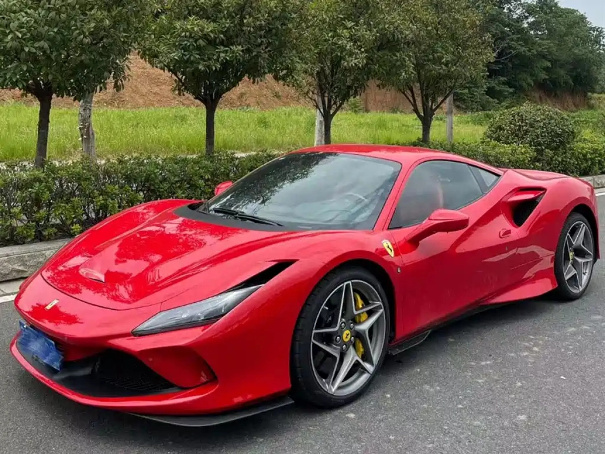 FERRARI F8