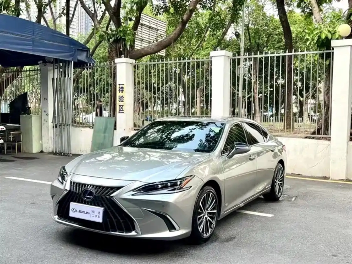 LEXUS ES  2023