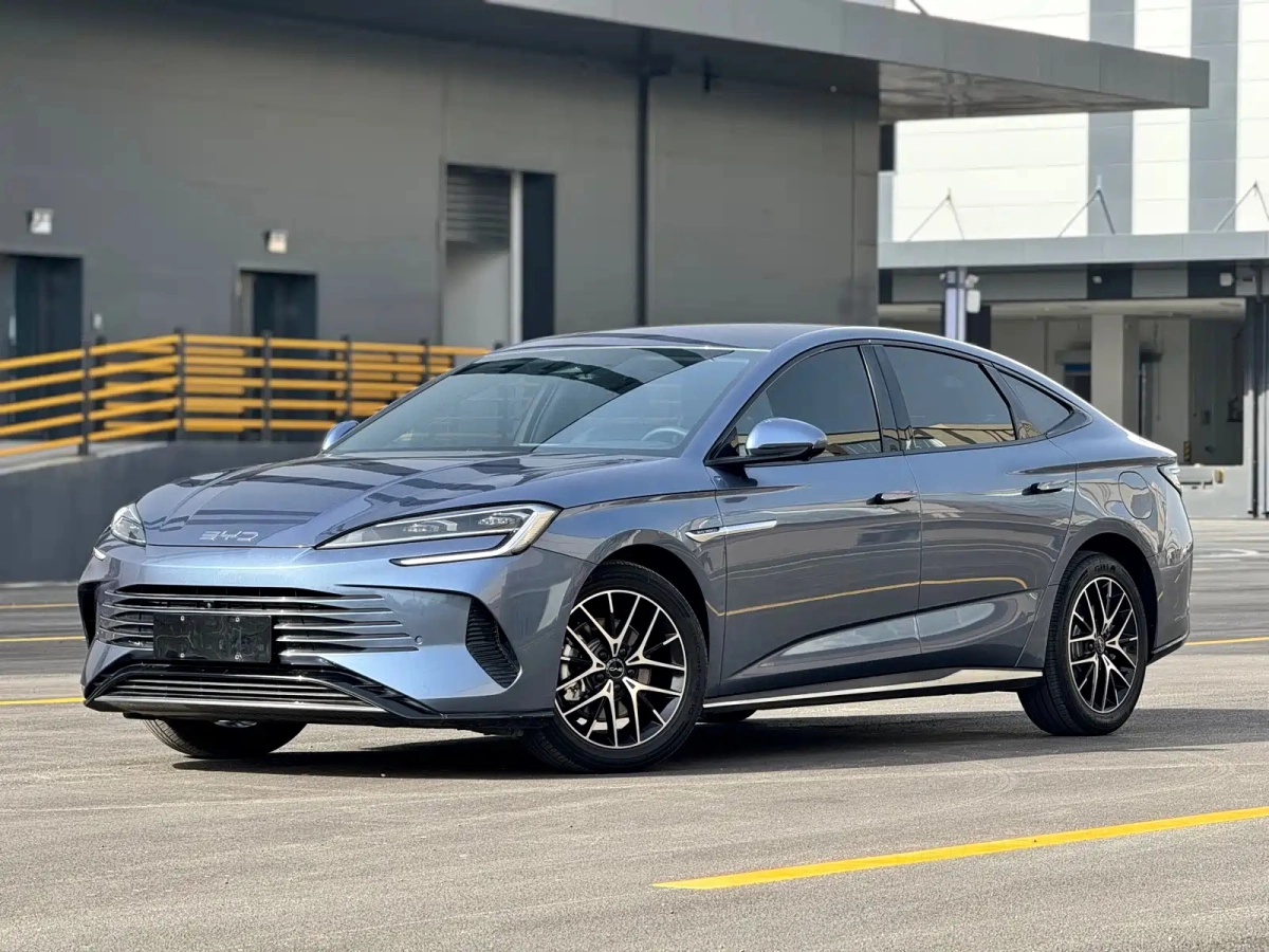 BYD SEAL 07 DM-I  2025