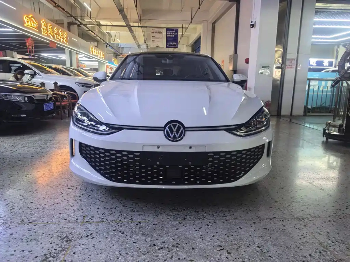 VOLKSWAGEN LAMANDO