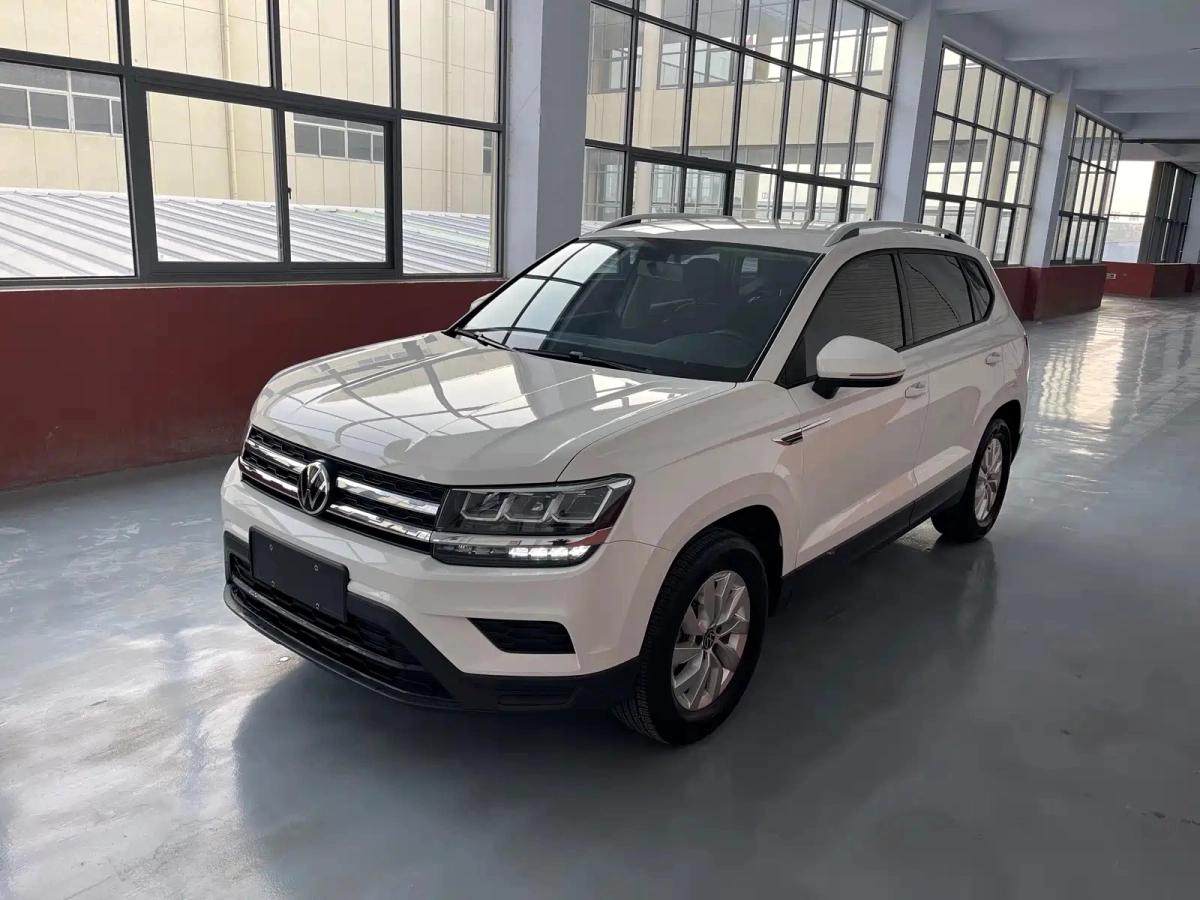 VOLKSWAGEN THARU