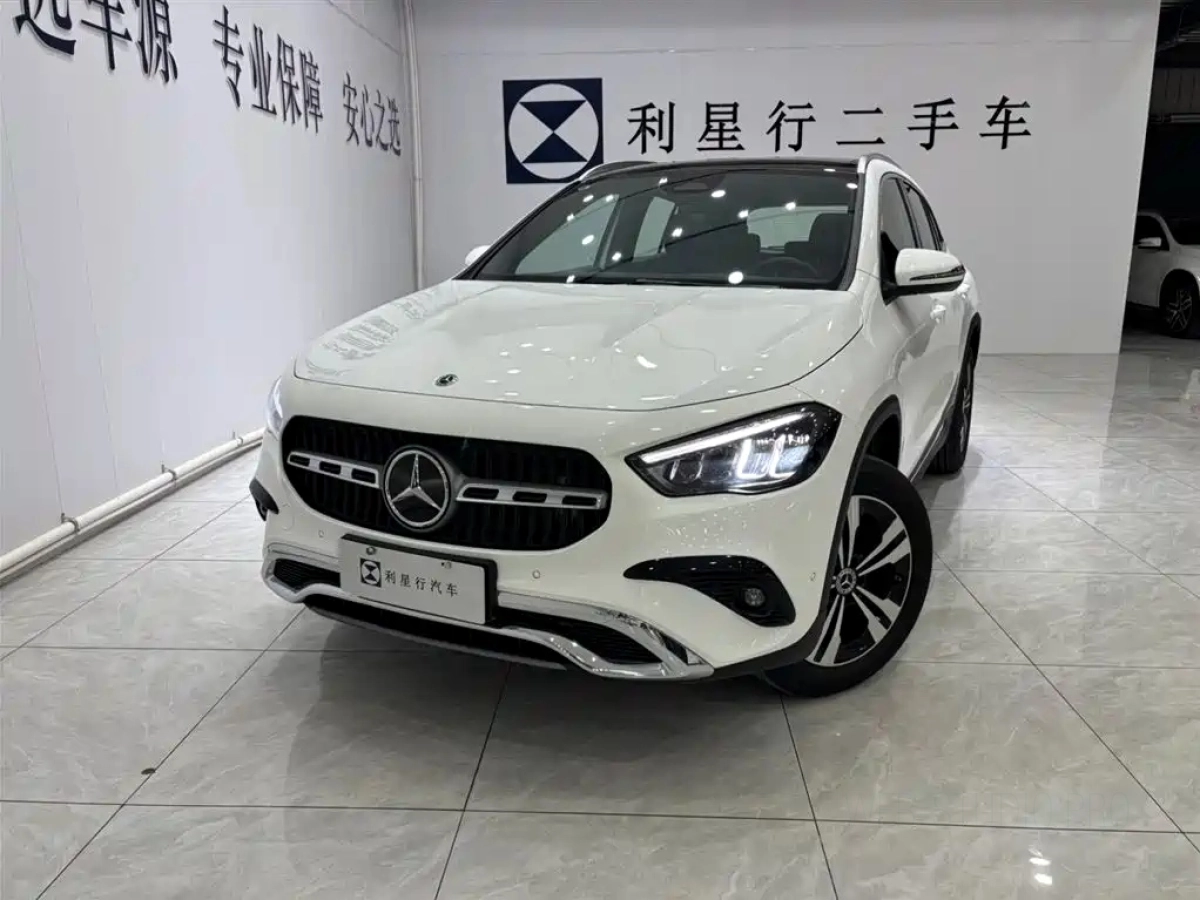 MERCEDES-BENZ GLA