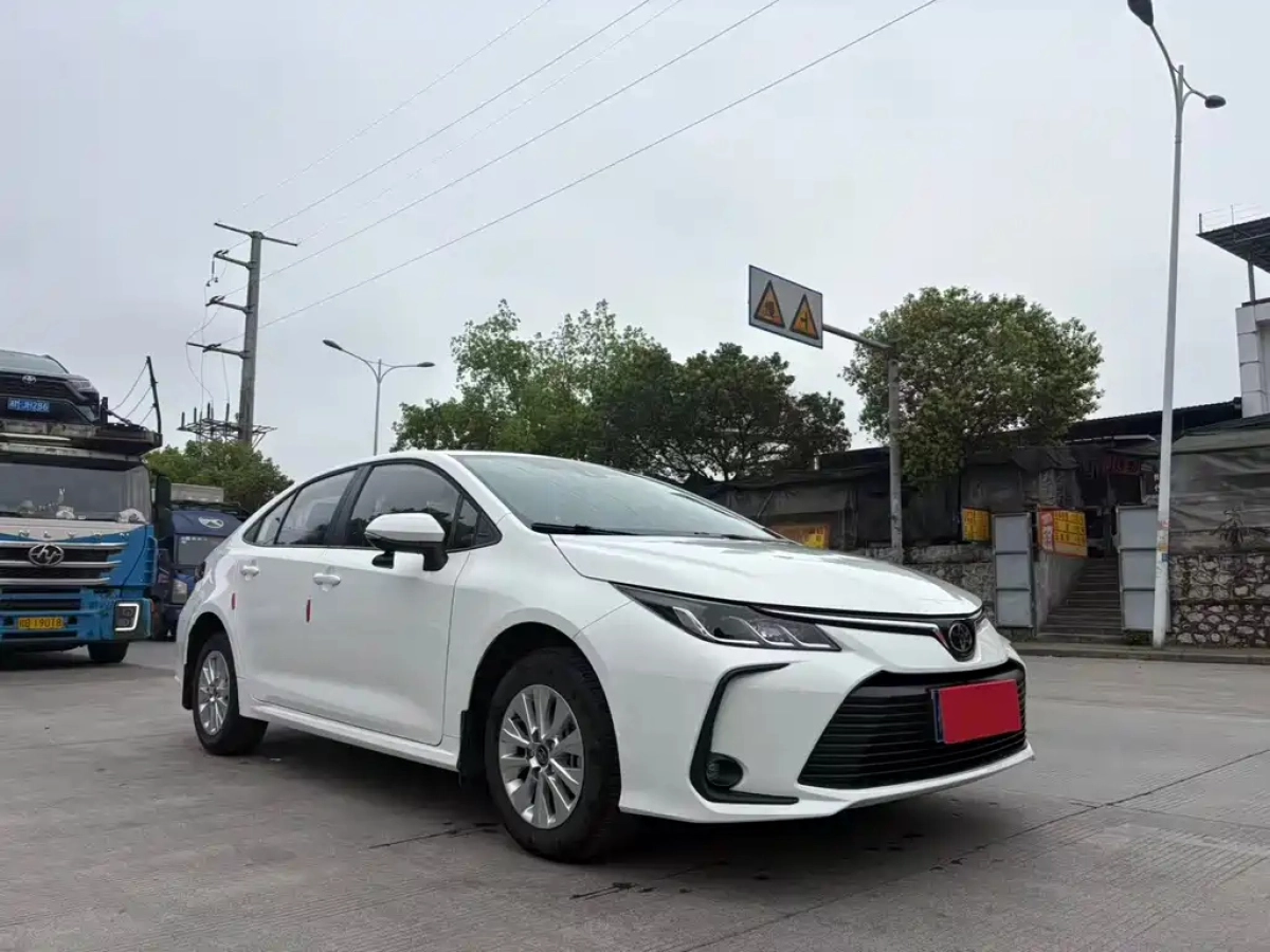 TOYOTA COROLLA  2024