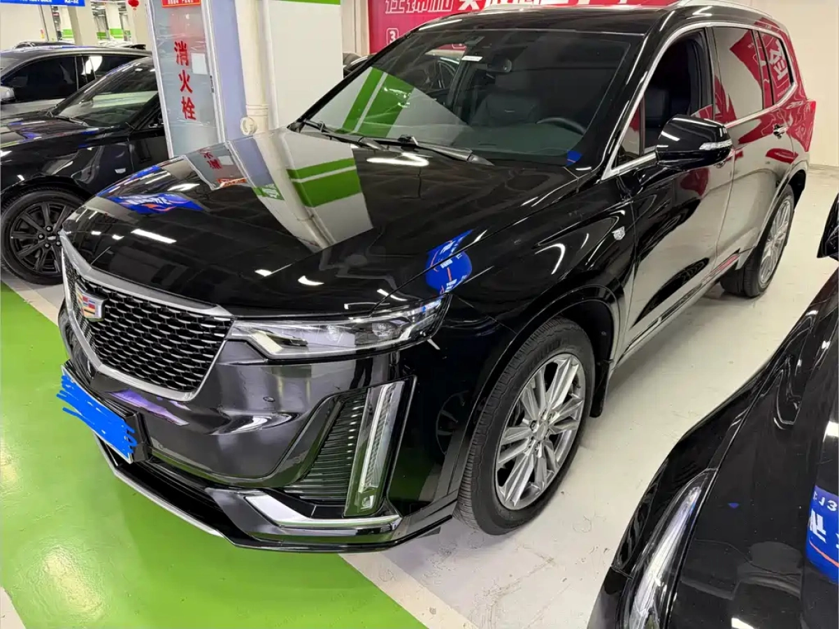 CADILLAC XT6