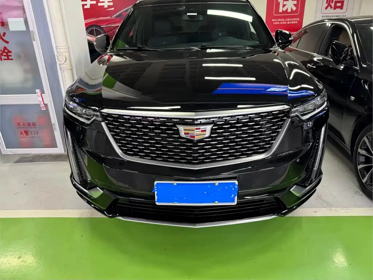 CADILLAC XT6