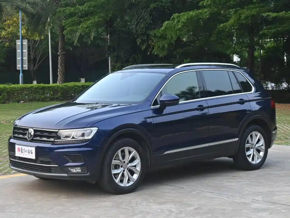 VOLKSWAGEN TIGUAN