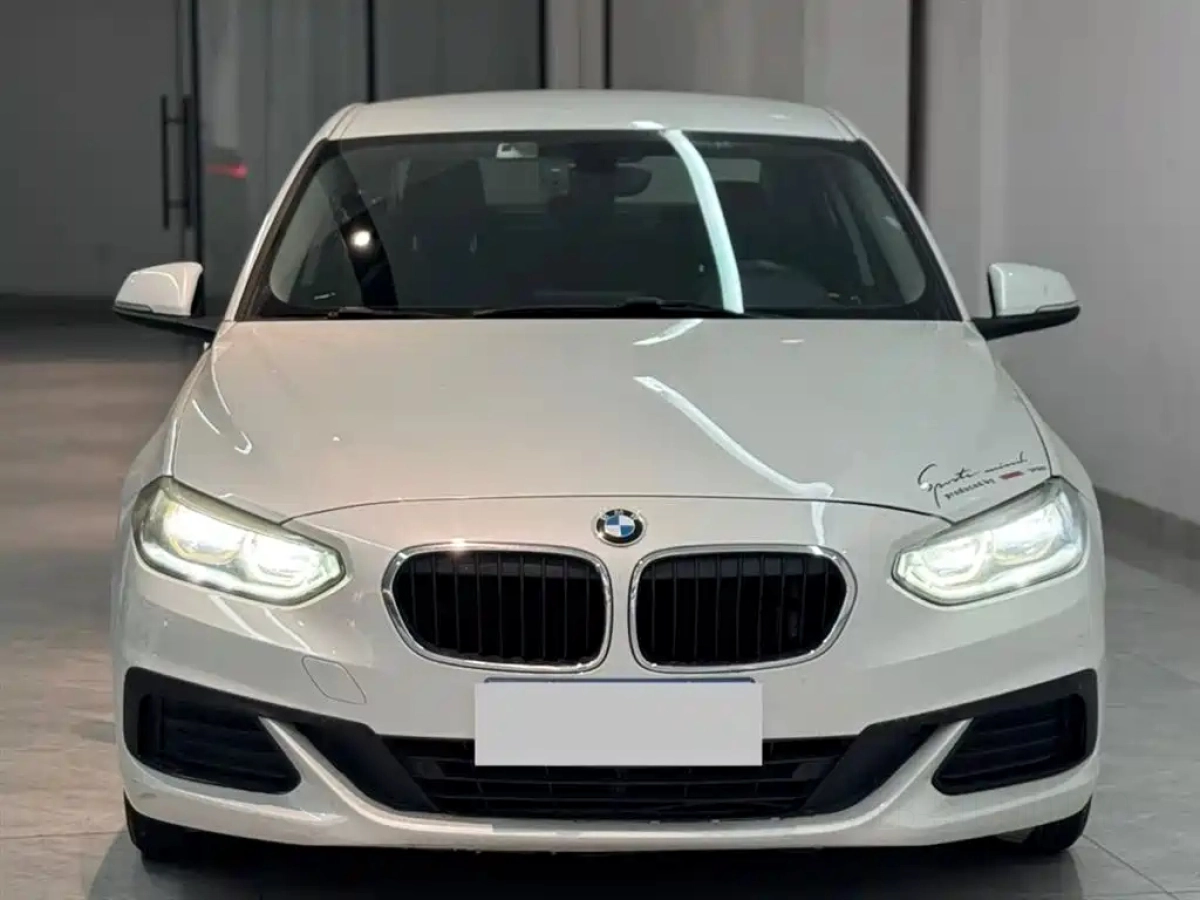 BMW 1-SERIES
