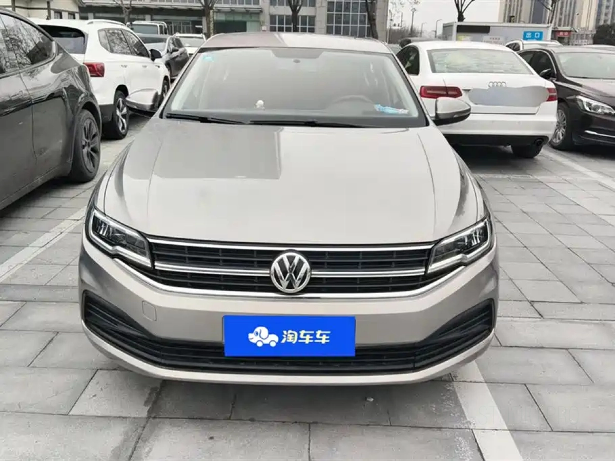 VOLKSWAGEN BORA