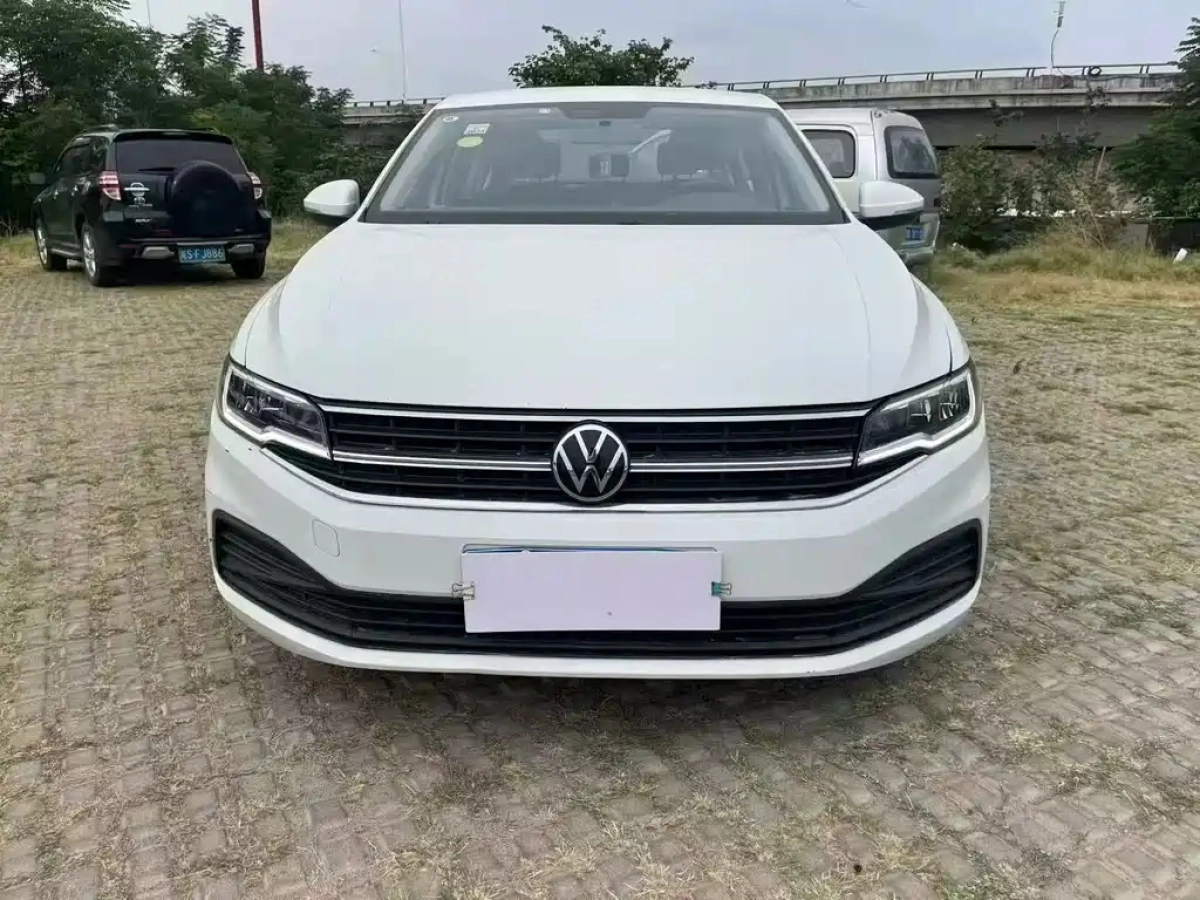 VOLKSWAGEN BORA
