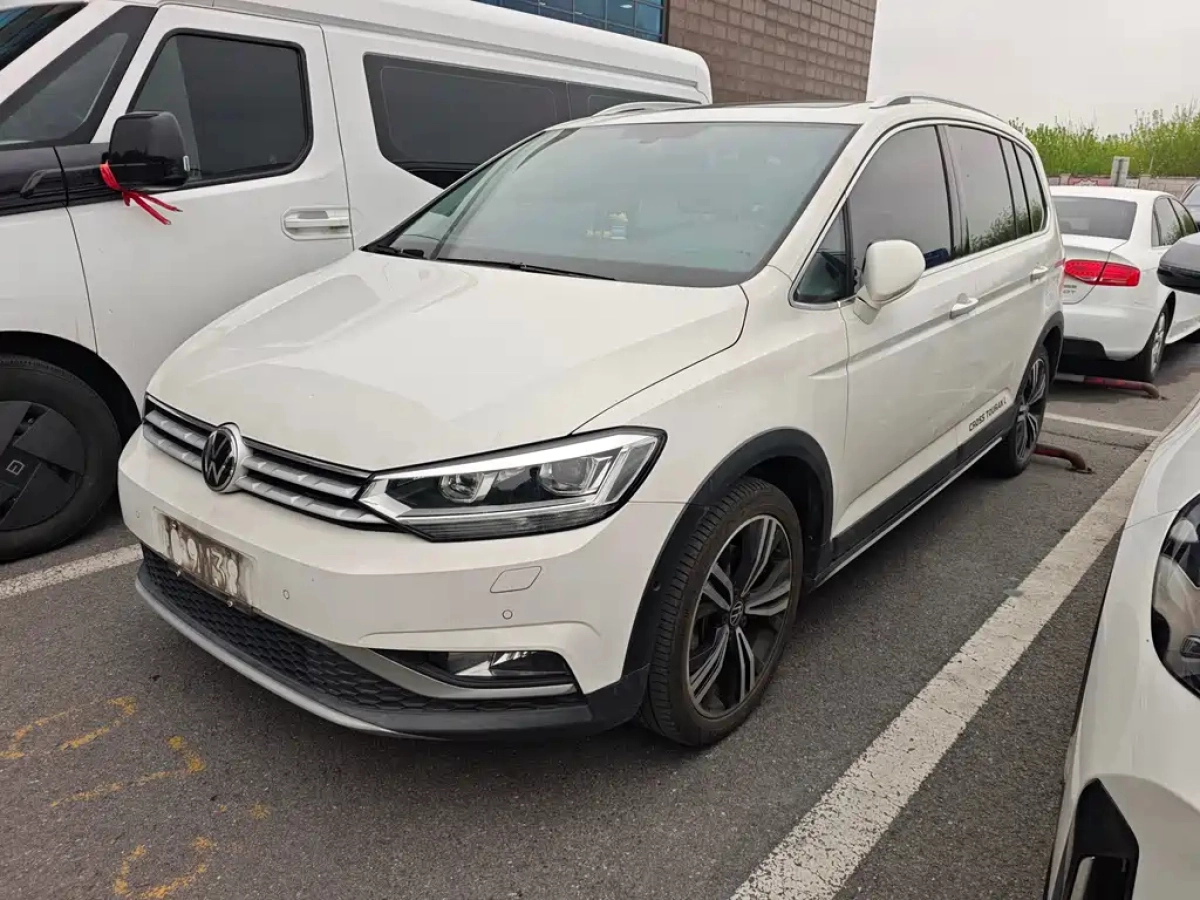 VOLKSWAGEN TOURAN  2022