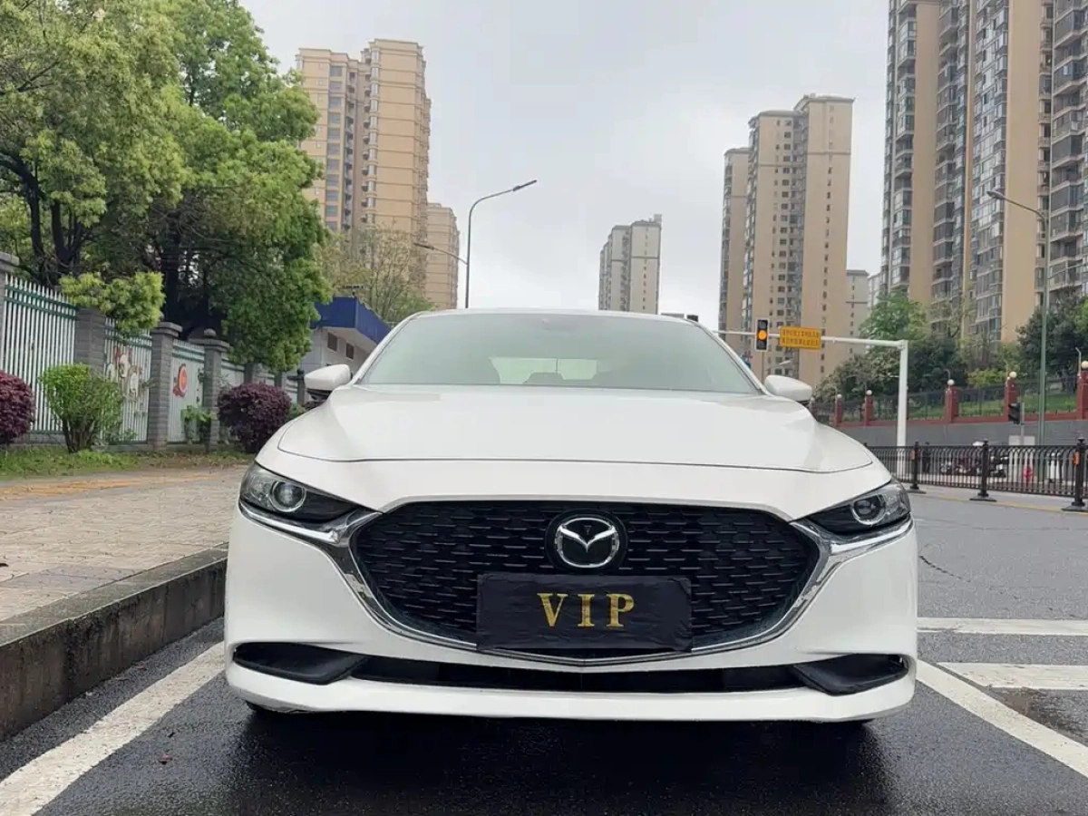 MAZDA 3 AXELA