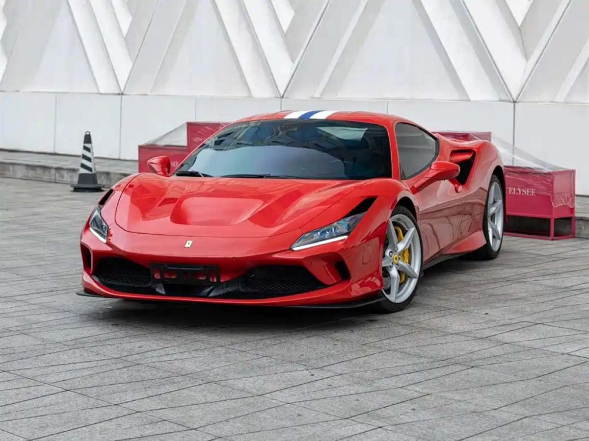 FERRARI F8  2022