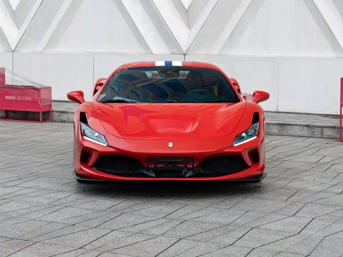 FERRARI F8