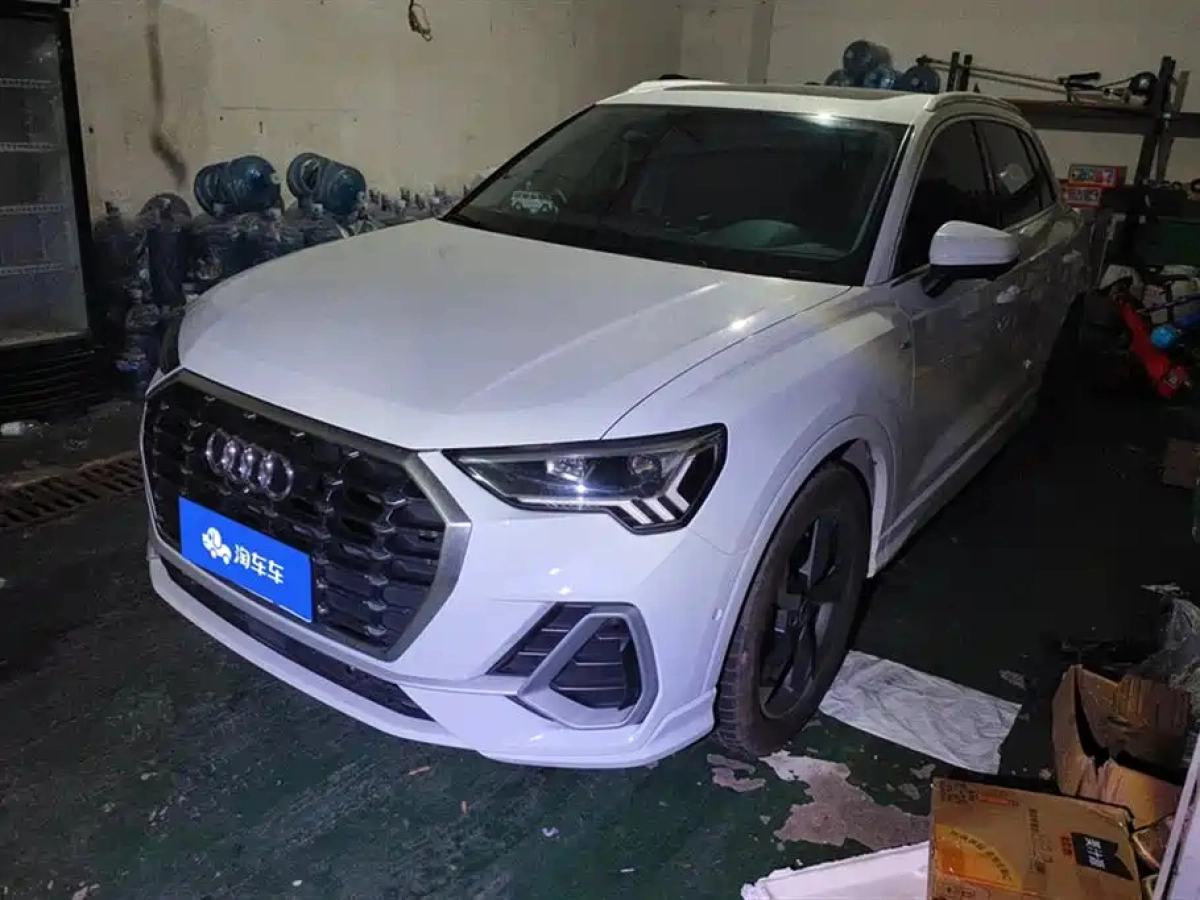 AUDI Q3  2023