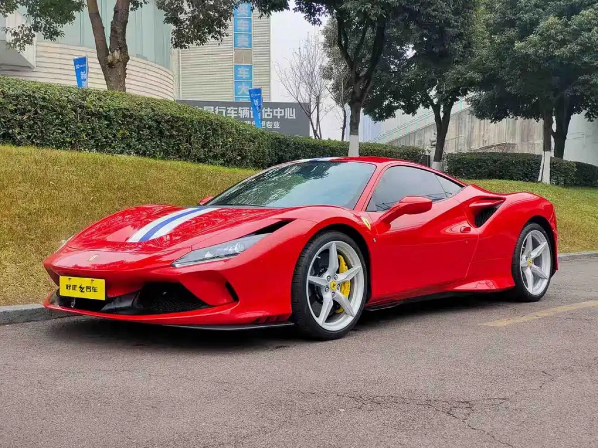 FERRARI F8  2022