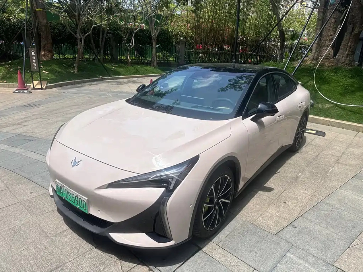 ARCFOX ALPHA S5  2024