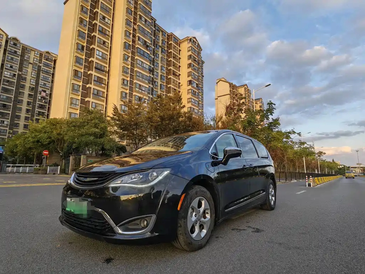 CHRYSLER PACIFICA PHEV IMPORT  2019