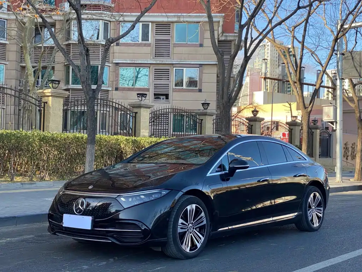 MERCEDES-BENZ EQS  2024