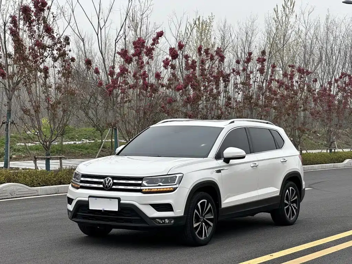 VOLKSWAGEN THARU  2022