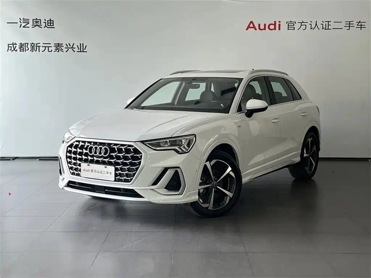 AUDI Q3  2024