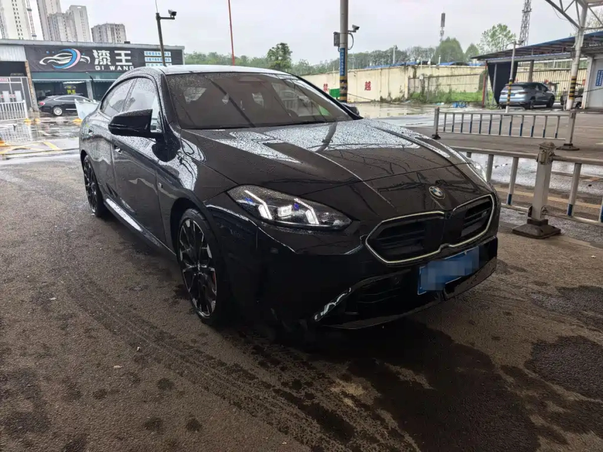 BMW M235L  2025