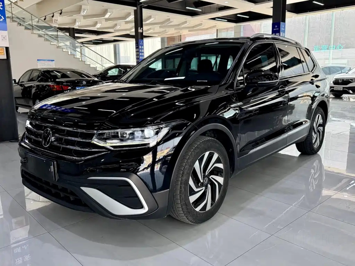 VOLKSWAGEN TIGUAN L  2023