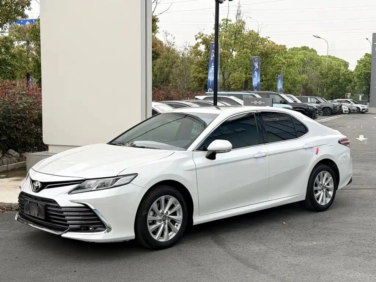 TOYOTA CAMRY
