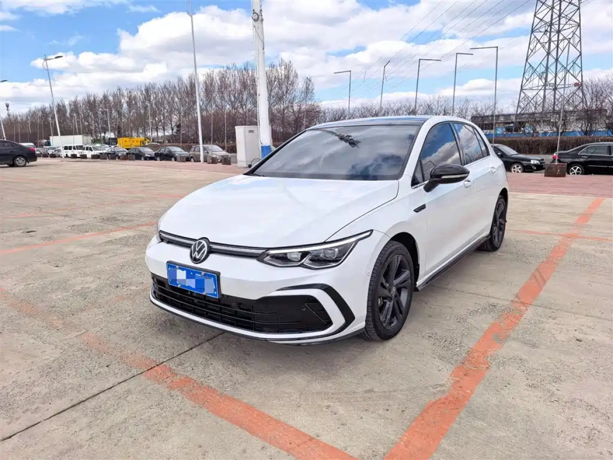 VOLKSWAGEN GOLF  2023