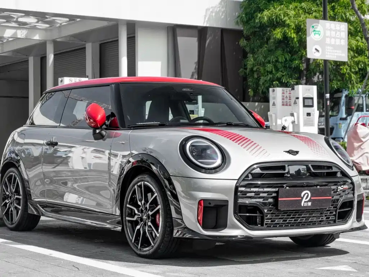 MINI JCW  2025