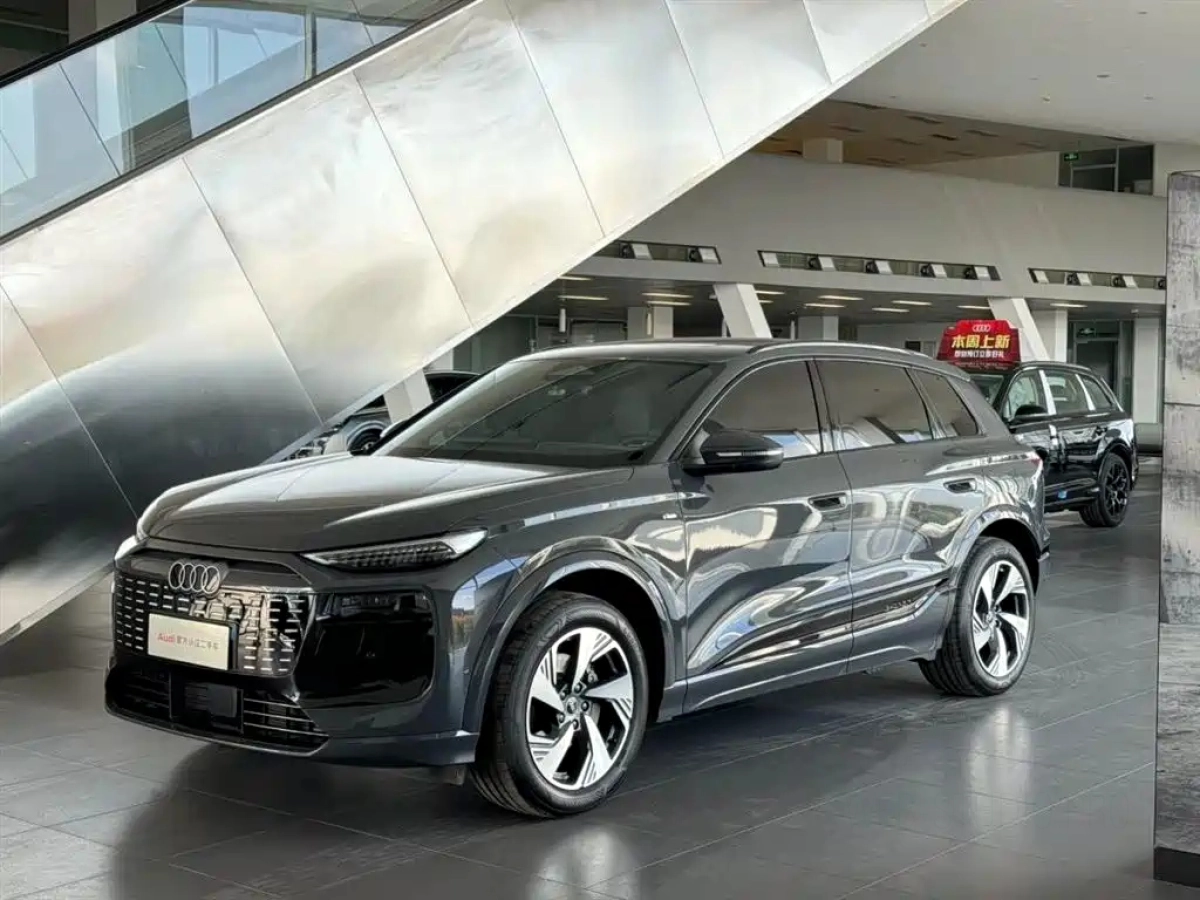 AUDI Q6L E-TRON  2025
