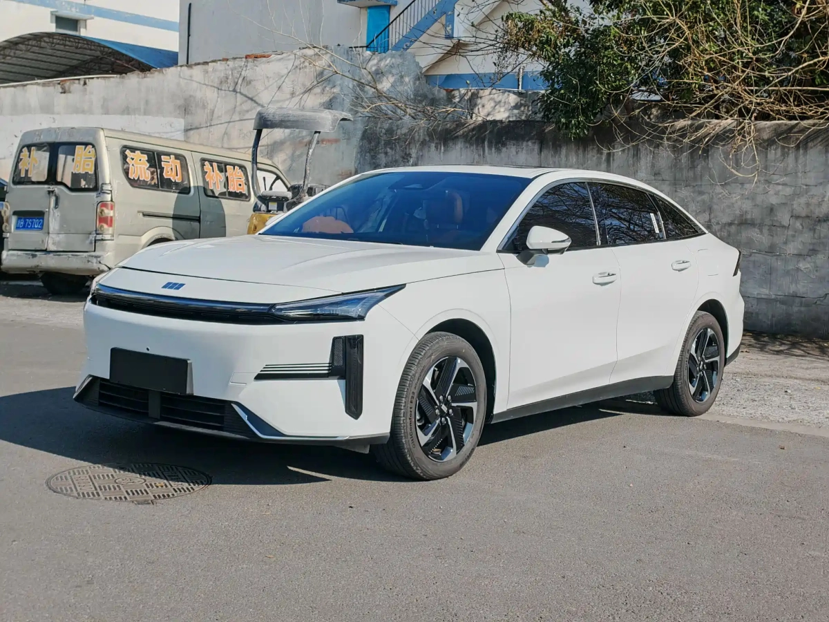 GEELY GALAXY GALAXY L6  2025