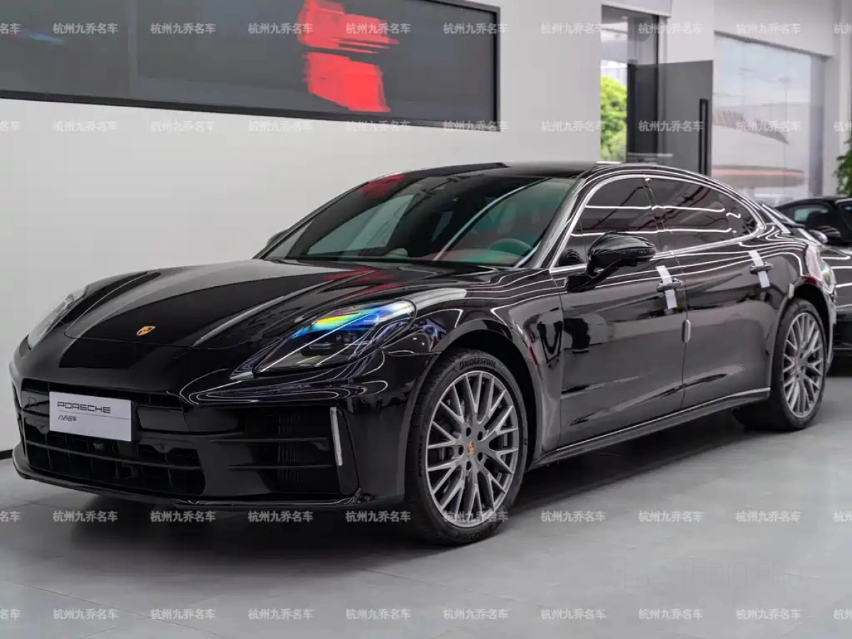 PORSCHE PANAMERA  2025