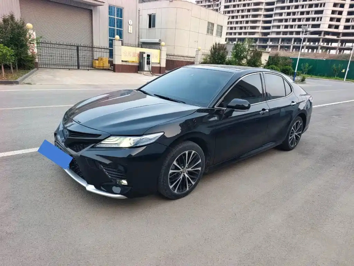 TOYOTA CAMRY