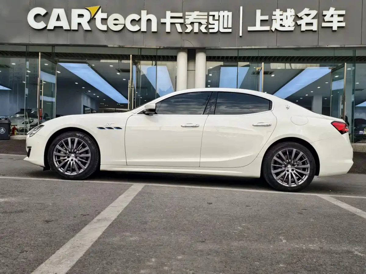 MASERATI GHIBLI