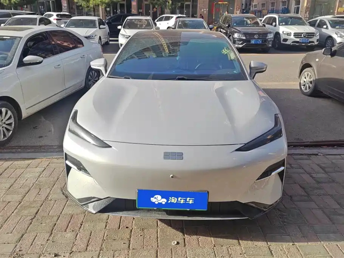 GEELY GALAXY GALAXY E8