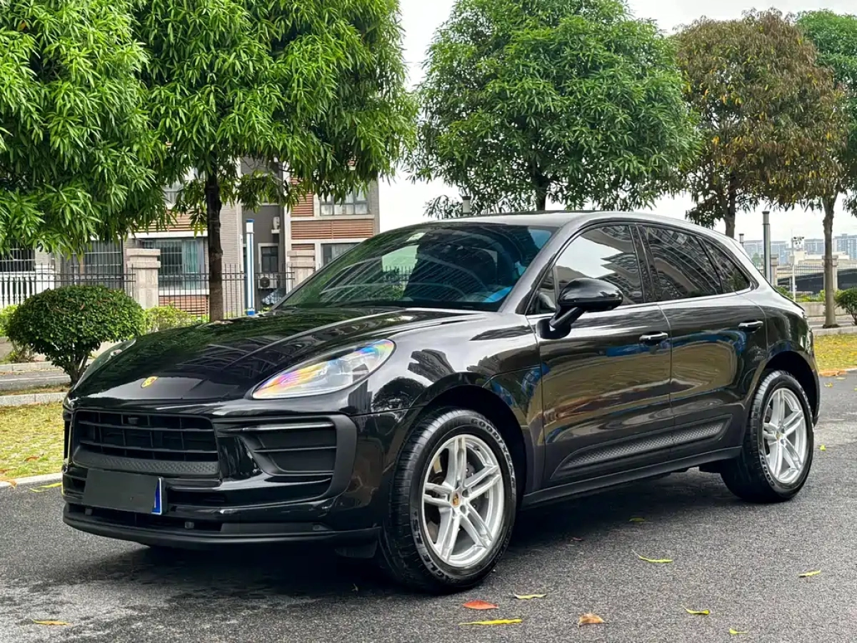 PORSCHE MACAN  2023