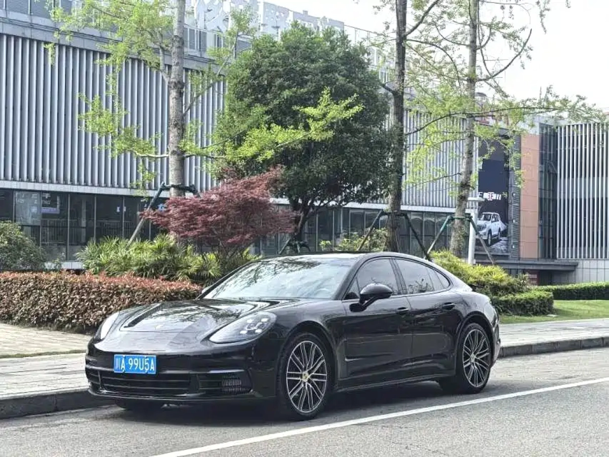 PORSCHE PANAMERA  2020